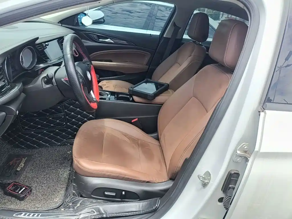 Buick Regal 2018 — фото 15