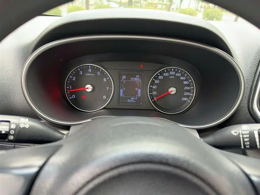 Kia KX3 2015 — фото 15