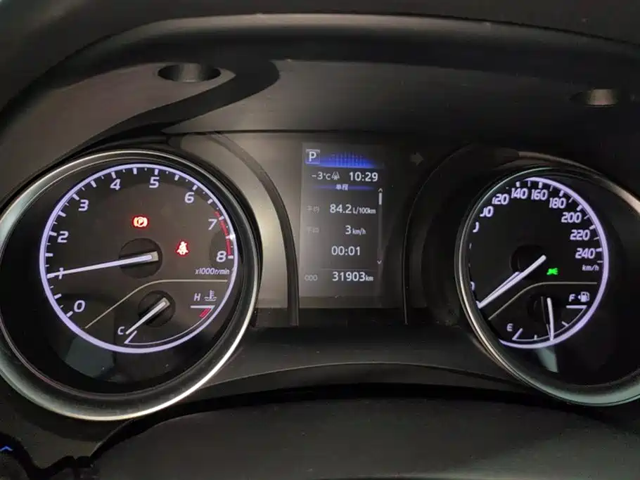 Toyota Camry 2023 — фото 14