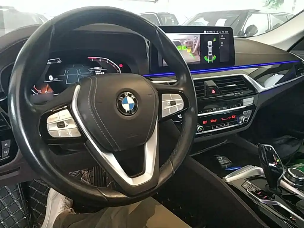 BMW 5 Series 2022 — фото 10