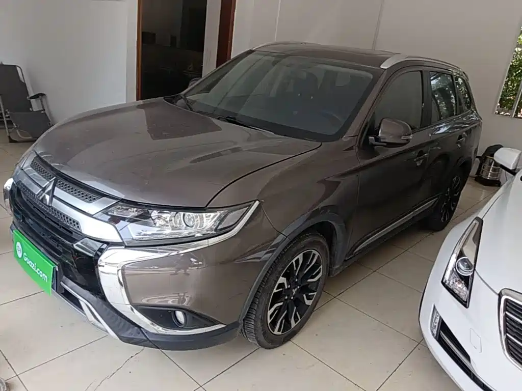 Mitsubishi Outlander 2020