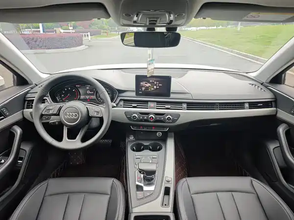 Audi A4L 2019