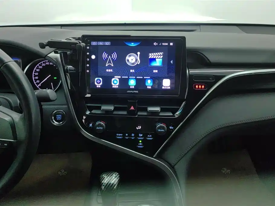 Toyota Camry 2023 — фото 13