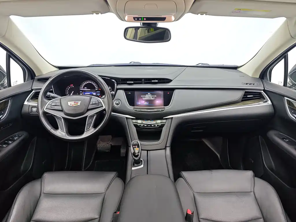 Cadillac XT5 2017 — фото 14