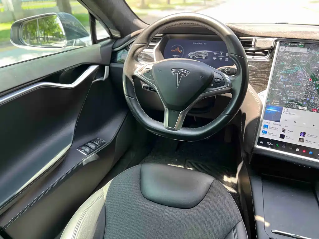 Tesla Model S 2016 — фото 20