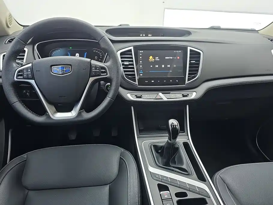 Geely Vision X6 2019 — фото 12