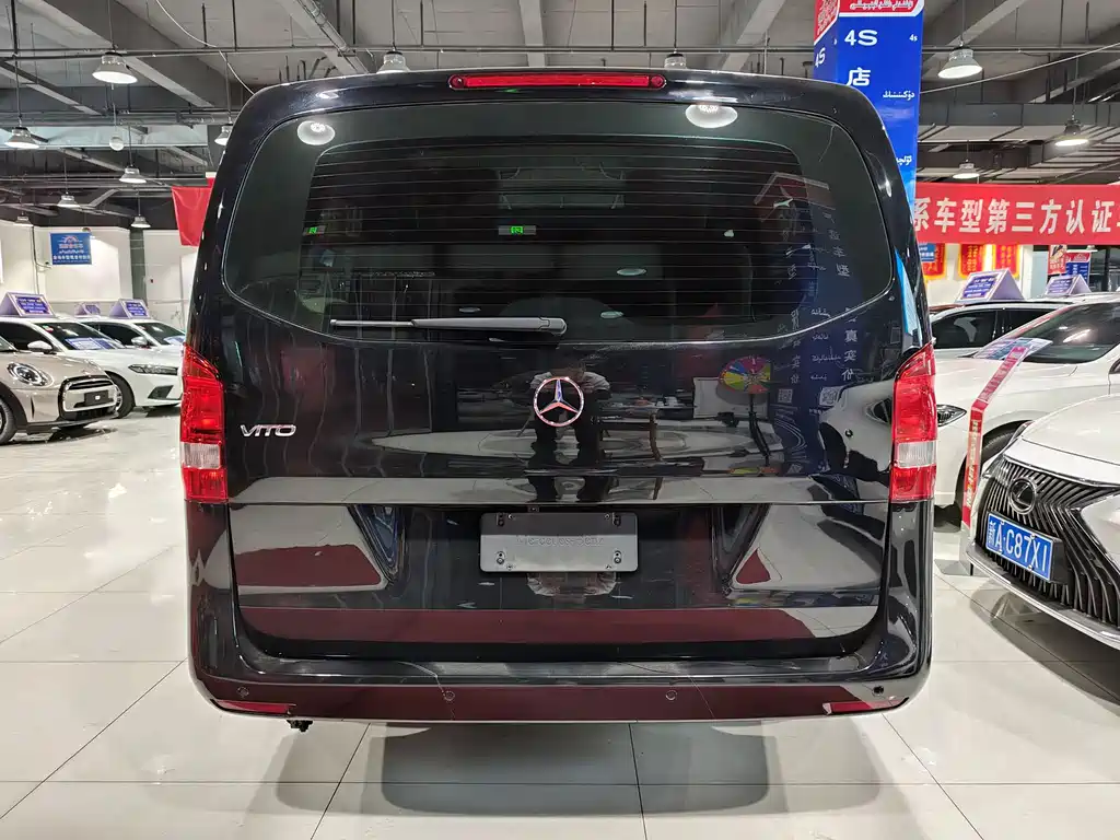 Mercedes-Benz Vito 2022 — фото 8