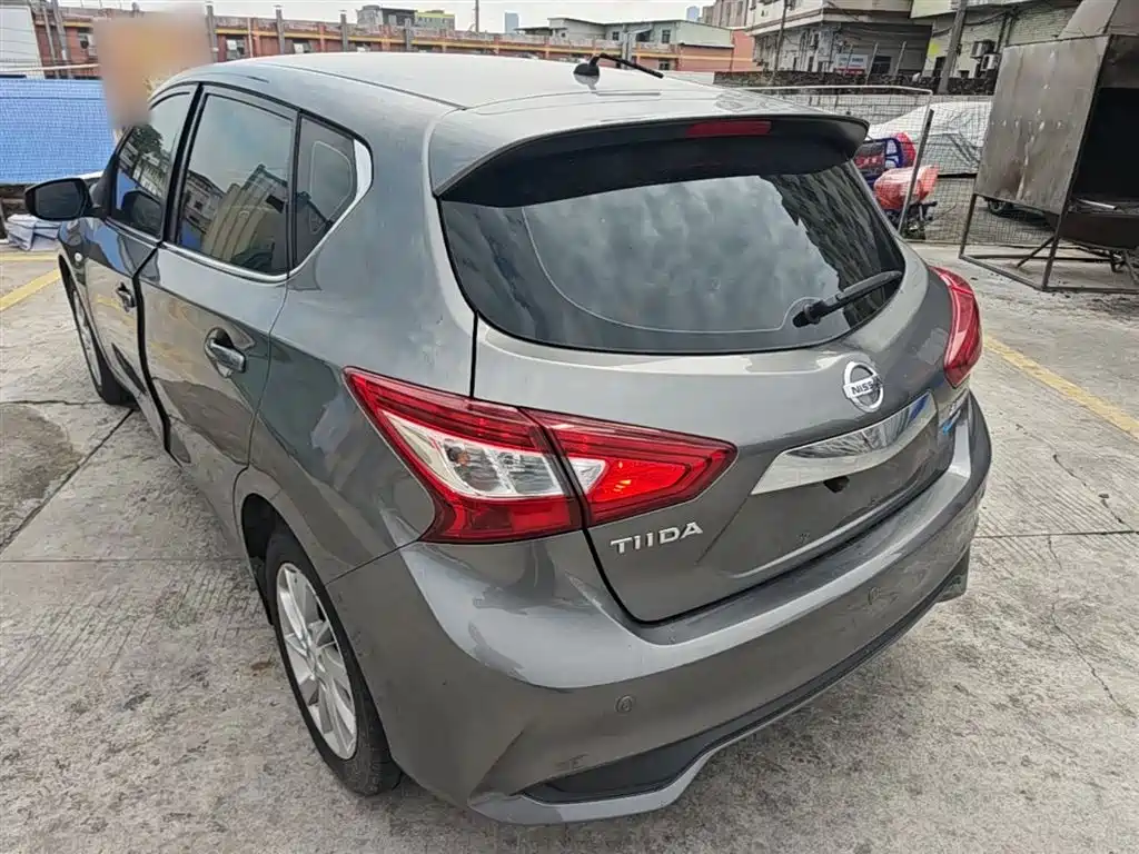 Nissan Tiida 2018 — фото 5