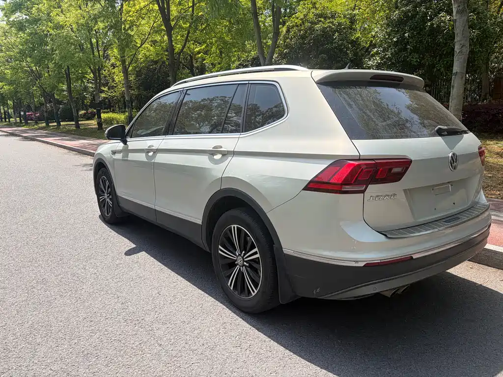 Volkswagen Tiguan L 2020 — фото 6