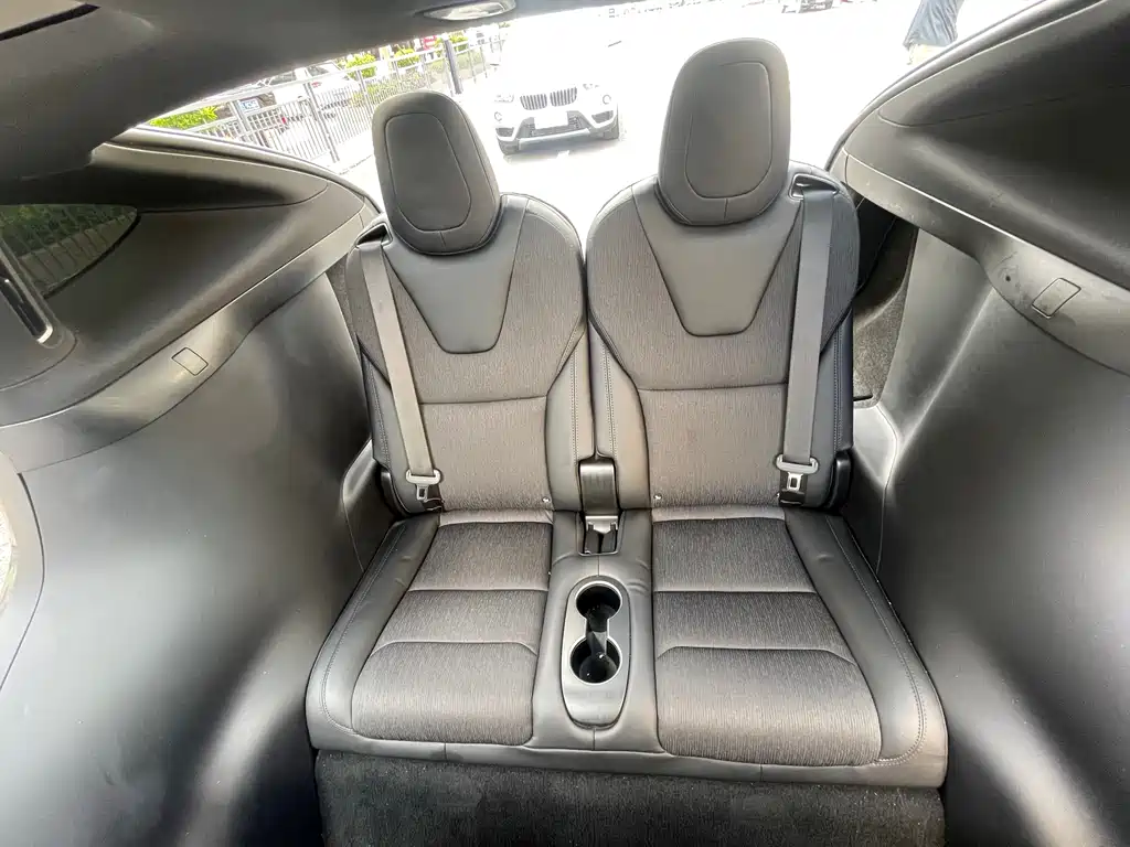 Tesla Model X 2019 — фото 19