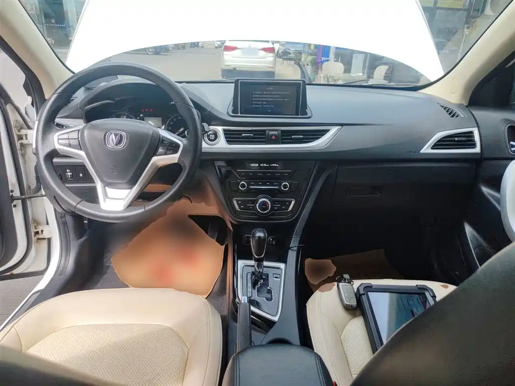 Changan V7 2016 — фото 10