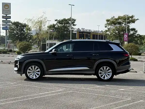 Audi Q6 2024