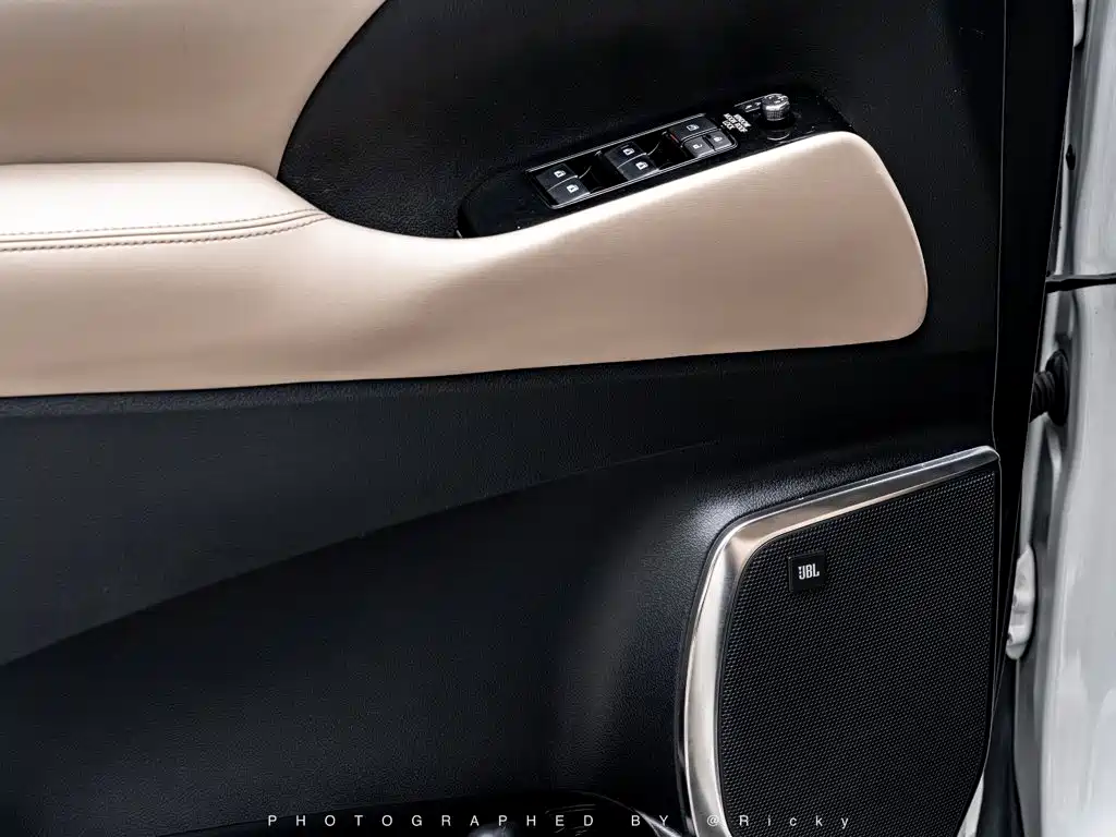 Toyota Alphard 2020 — фото 10