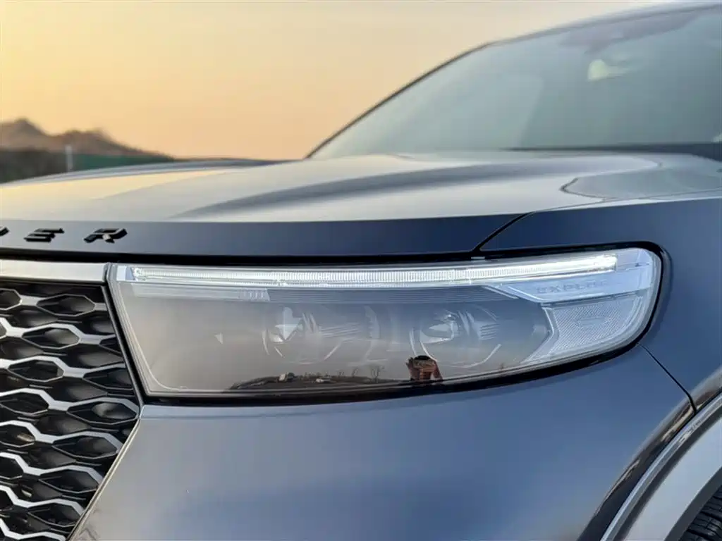 Ford Explorer 2022 — фото 23
