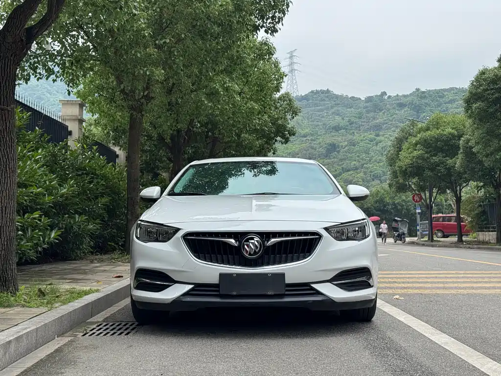 Buick Regal 2019 — фото 1