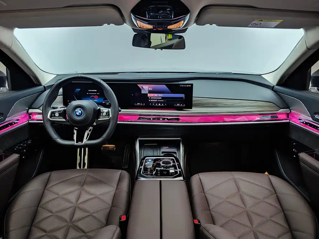 BMW i7 2023 — фото 16