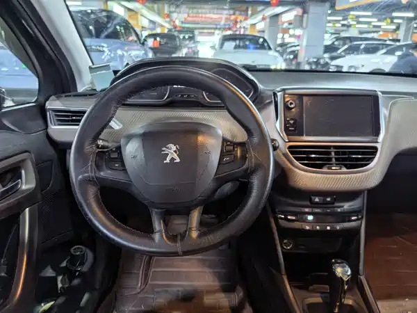 Peugeot 2008 2014