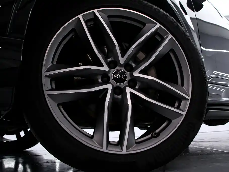 Audi Q7 2025 — фото 16
