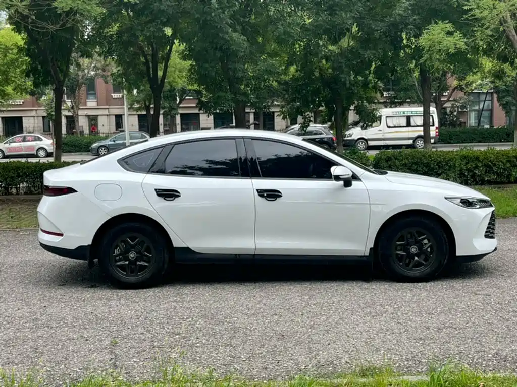 BYD Qin PLUS 2025 — фото 10