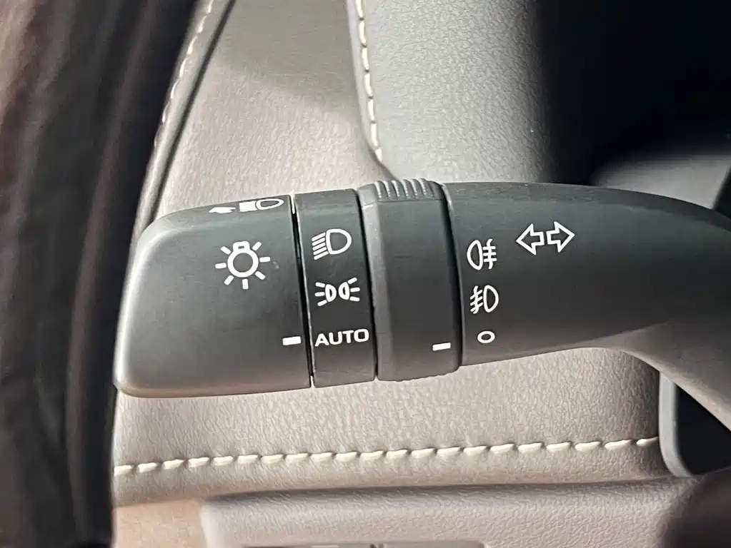 Toyota Alphard 2024 — фото 18