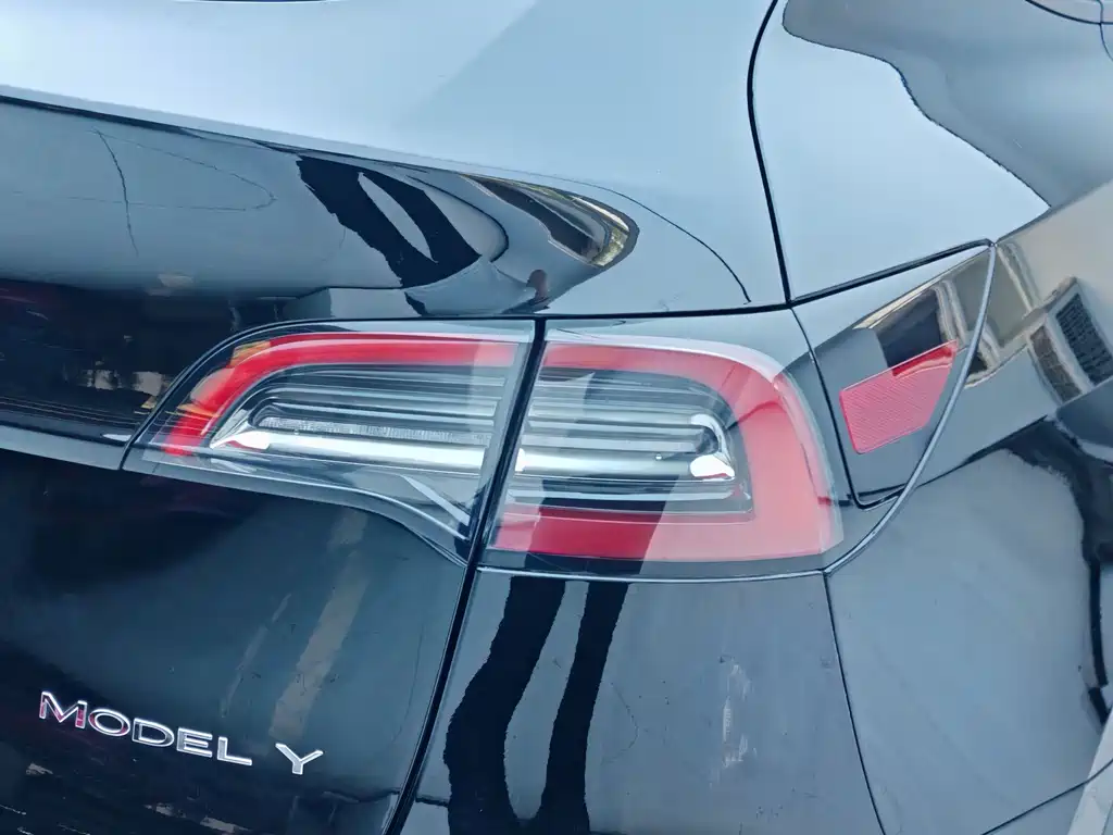 Tesla Model Y 2023 — фото 6