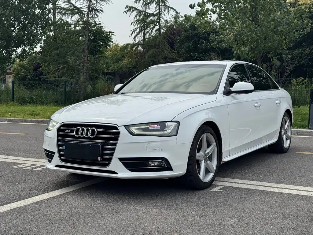 Audi A4L 2015 — фото 1