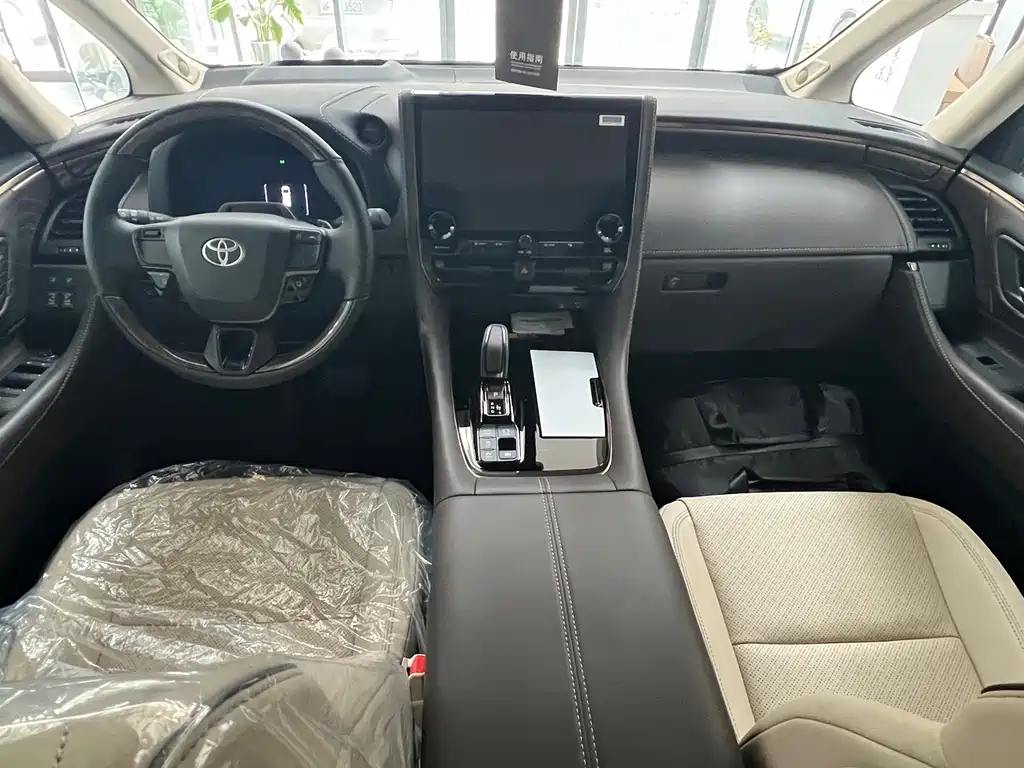 Toyota Alphard — фото 5