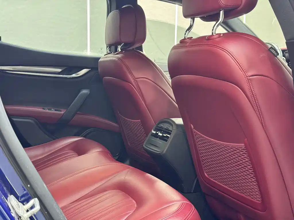 Maserati Ghibli 2017 — фото 10