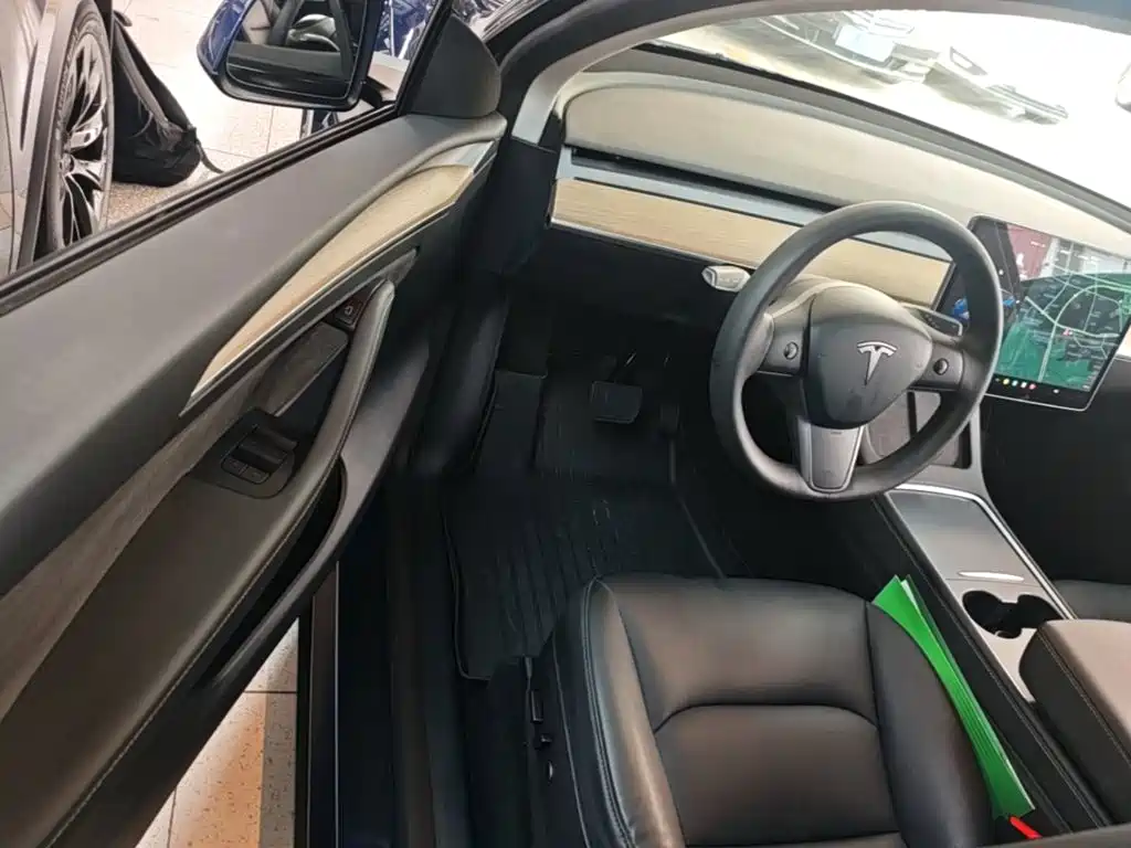 Tesla Model Y 2021 — фото 16