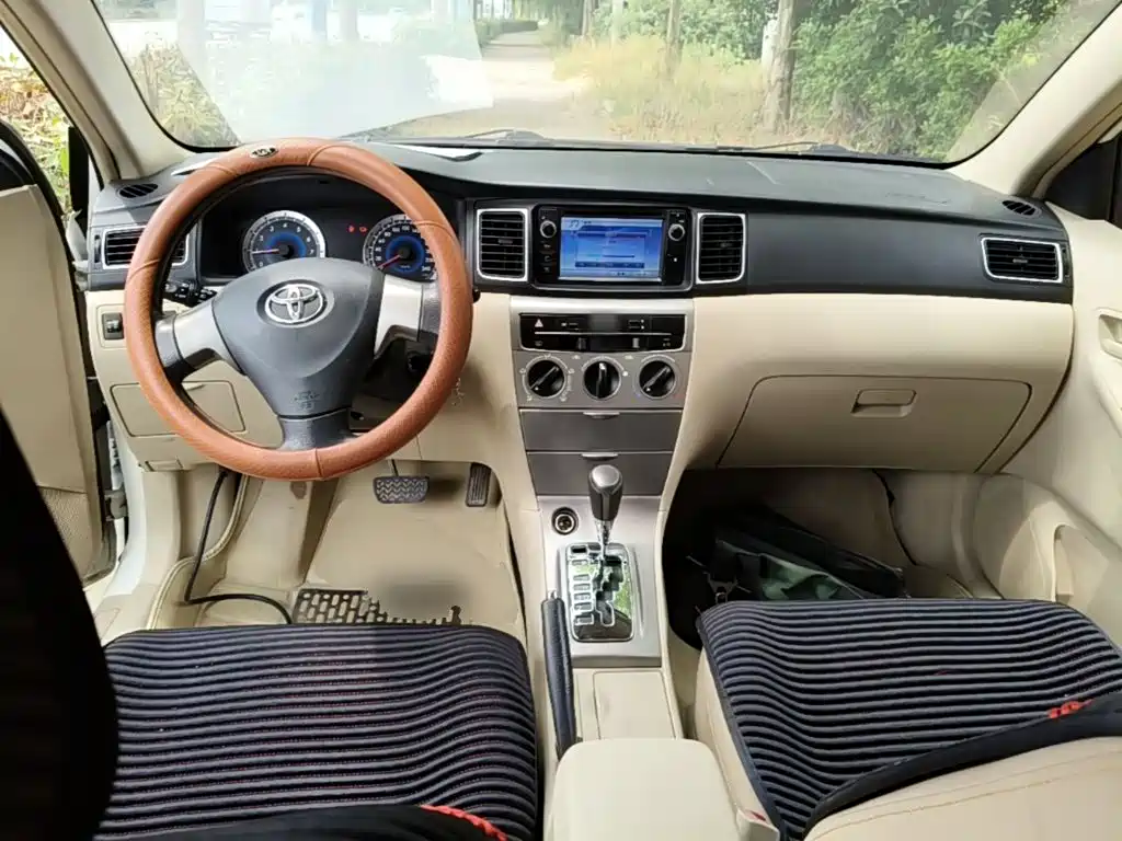 Toyota Corolla 2014 — фото 10