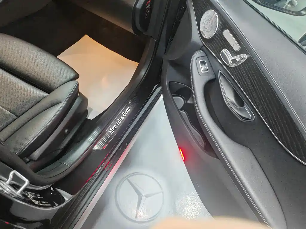 Mercedes-Benz C-Class 2021