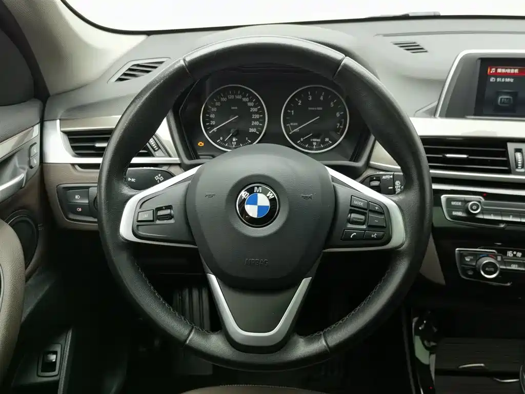 BMW X1 2018 — фото 11