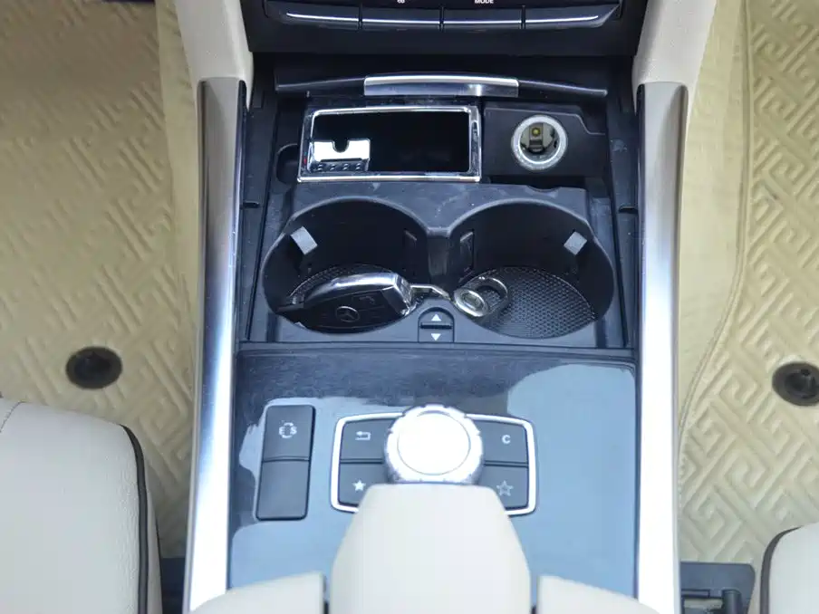 Mercedes-Benz E-Class 2015 — фото 9