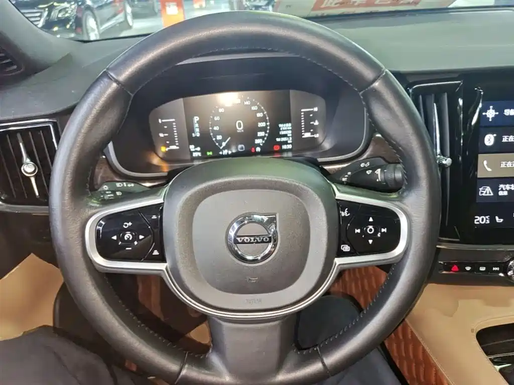 Volvo S90 2018 — фото 11