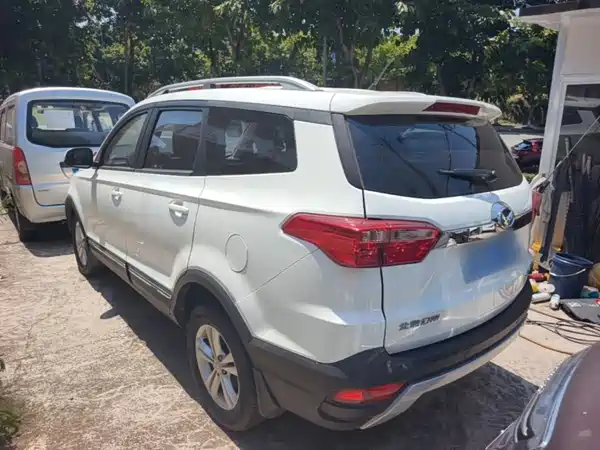BAIC Huansu S3 2017