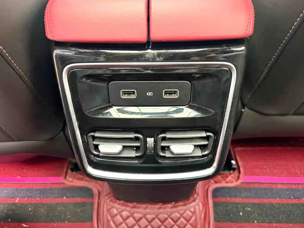 Jetour Jietu X70 PLUS 2023 — фото 12