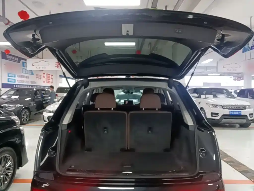 Audi Q7 2019 — фото 19