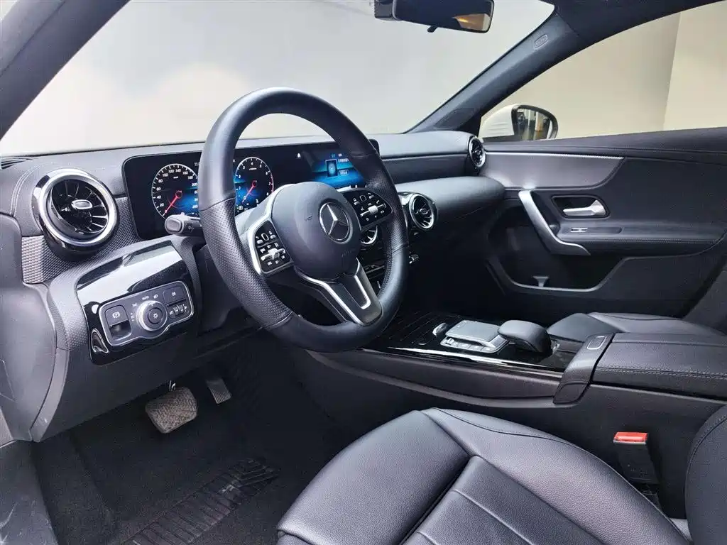 Mercedes-Benz A-Class 2021 — фото 9