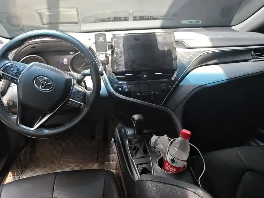 Toyota Camry 2022 — фото 12