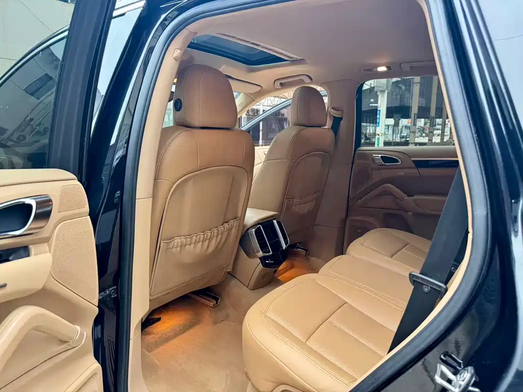 Porsche Cayenne 2011