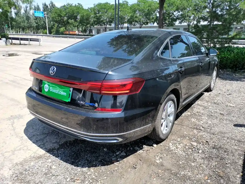 Volkswagen Passat PHEV 2023