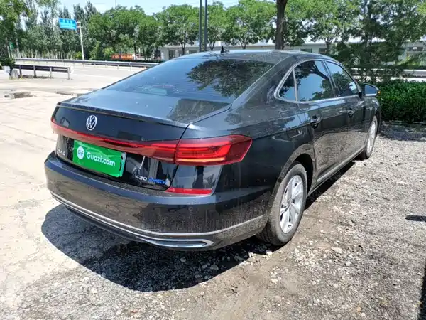Volkswagen Passat Plug-In Hybrid 2023
