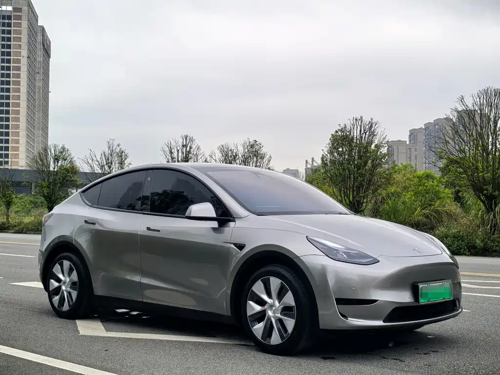 Tesla Model Y 2023 — фото 3