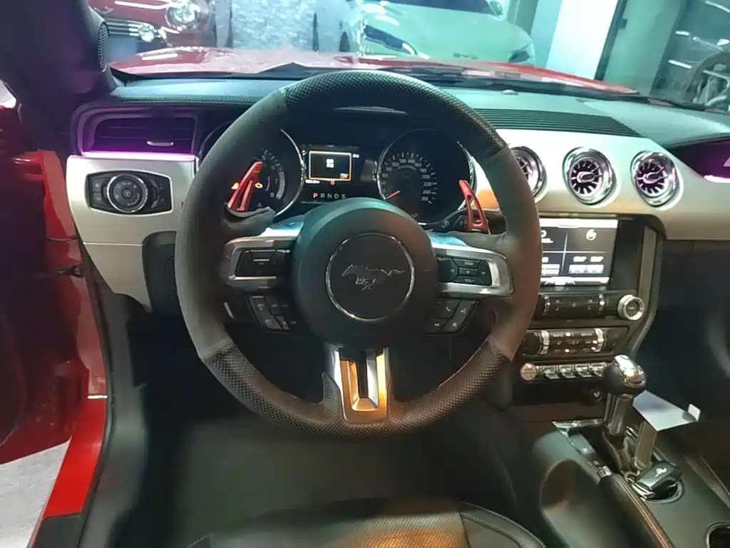 Ford Mustang 2015 — фото 11