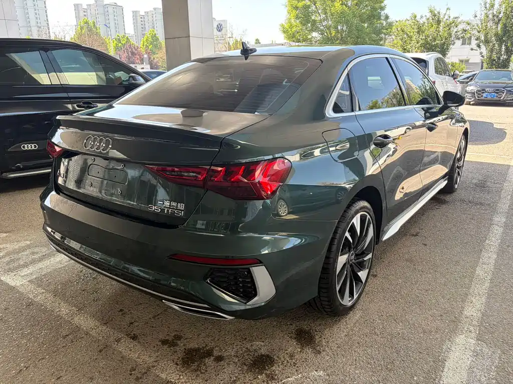 Audi A3 2023 — фото 10