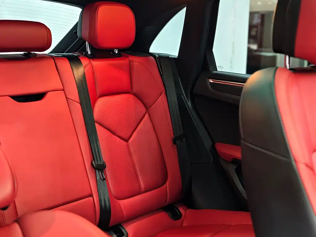 Porsche Macan 2018 — фото 10