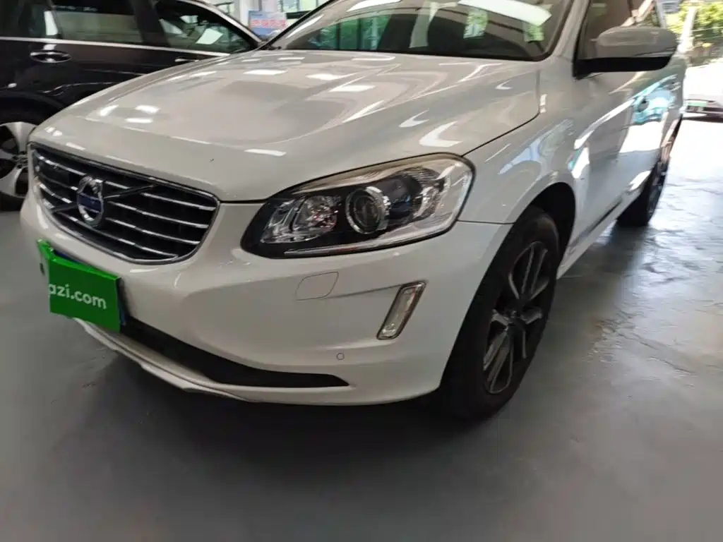 Volvo XC60 2017 — фото 24