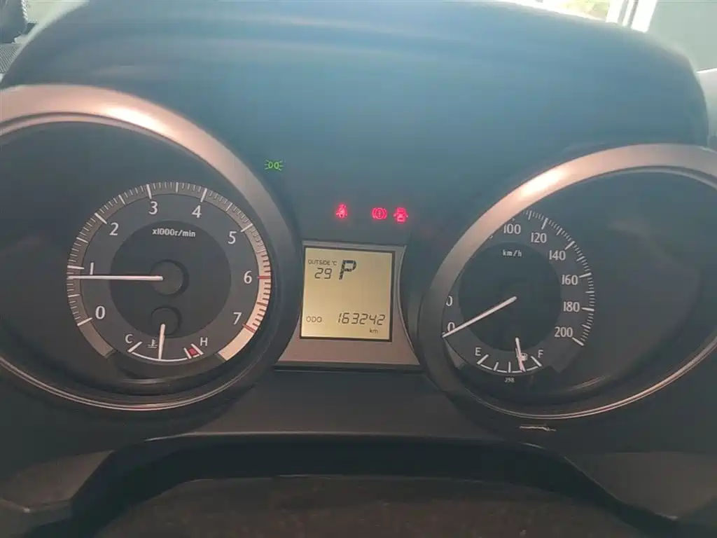 Toyota Prado 2015 — фото 12
