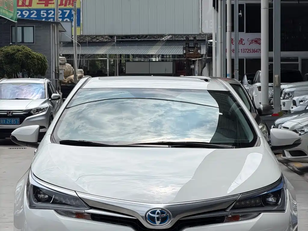 Toyota Corolla 2018 — фото 3