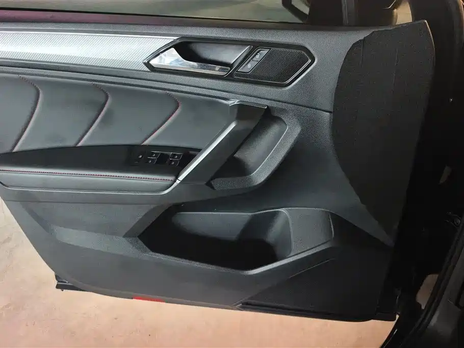 Volkswagen Tiguan X 2021 — фото 7